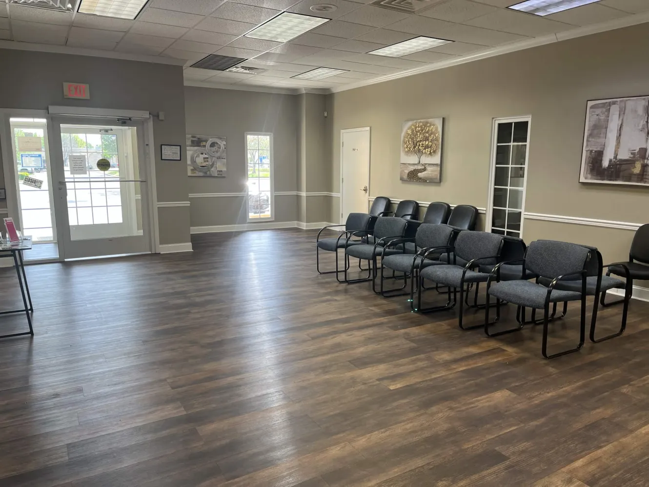 Lobby seating at the Chattanooga clinic